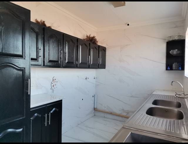 4 BEDROOM HOUSE FOR SALE IN BASSONIA